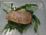 Thunfisch auf Avocadocreme dazu gegrillte Aubergine mit Rucolagarnitur (Wibke) - Rezept