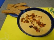 Rezept: Spitzkohlrahmsรผppchen mit King Prawns (aus Resten und aus spontaner Idee) Spitzkohlrahmsรผppchen mit King Prawns (aus Resten und aus spontaner Idee) - Rezept