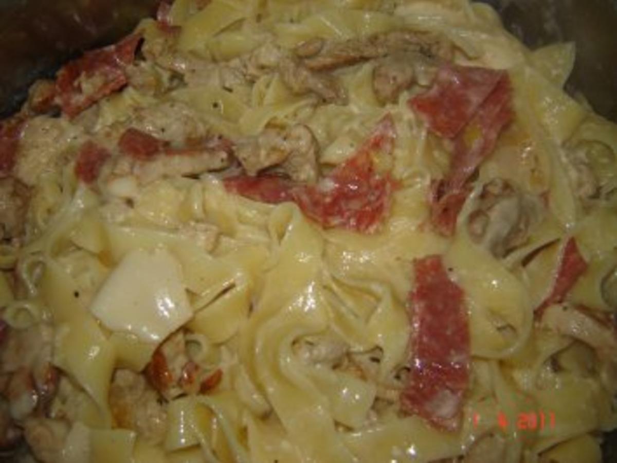 Nudeln : Bandnudeln mit Schweinefilet und Salami - einfach - von dickerle
