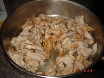 Nudeln : Bandnudeln mit Schweinefilet und Salami - Rezept - Bild Nr. 4