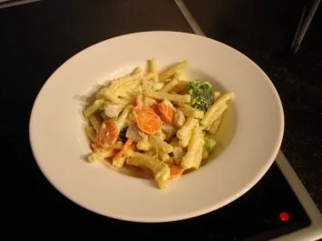 Rezept: Makkaroni mit Knoblauchrahm Makkaroni mit Knoblauchrahm - Rezept