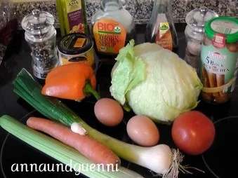 gemischter Salat mit gebratenen Wurststreifen - Rezept - Bild Nr. 2