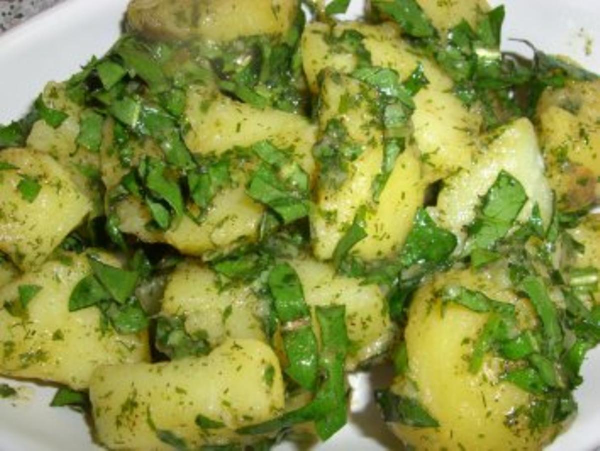 Kartoffelsalat der besonderen Art mit frischem Löwenzahn - Rezept