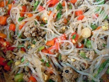 Rindfleisch-Paprika-Teigtaschen mit Joghurt-Minz-Dipp - Rezept - Bild Nr. 7