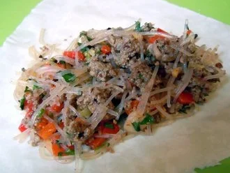 Rindfleisch-Paprika-Teigtaschen mit Joghurt-Minz-Dipp - Rezept - Bild Nr. 8