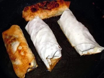 Rindfleisch-Paprika-Teigtaschen mit Joghurt-Minz-Dipp - Rezept - Bild Nr. 10