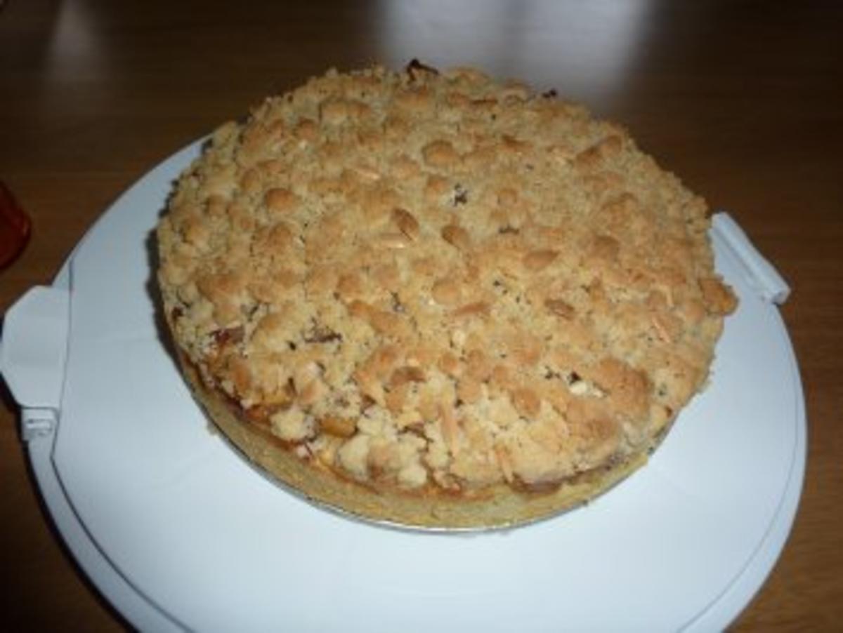 Bilder für Bratapfelkuchen mit Zimt-Mandel-Streusel - Rezept