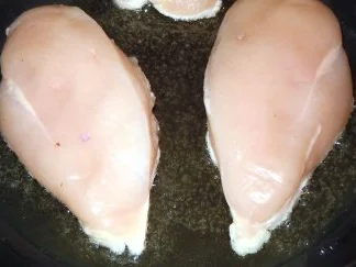 Hähnchenbrust in Tomaten-Orangensud mit Tagiatelle und Ziegenkäse-Zigarren - Rezept - Bild Nr. 7