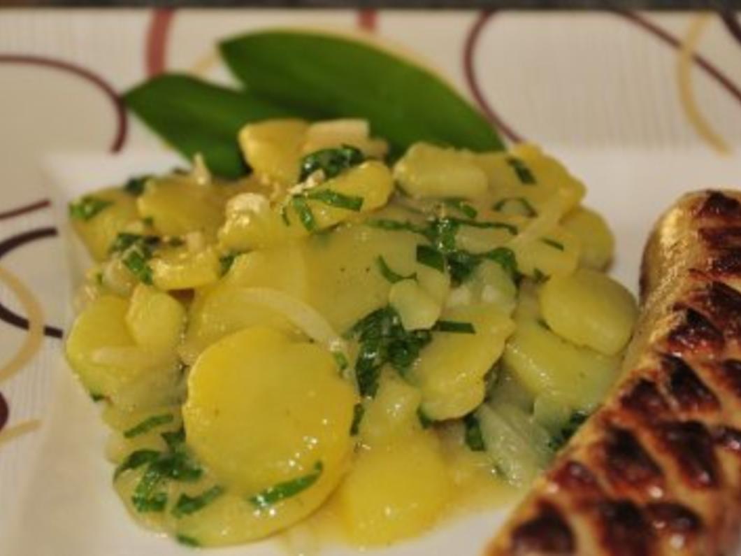 warmer Kartoffelsalat mit Bärlauch - Rezept - kochbar.de