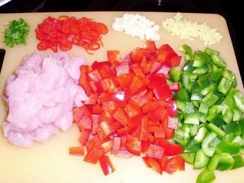 Rezept: Aus einem Topf:: Balinesische Garnelen-Hähnchen-Pfanne Bild Nr. 3 Aus einem Topf:: Balinesische Garnelen-Hähnchen-Pfanne - Rezept - Bild Nr. 3