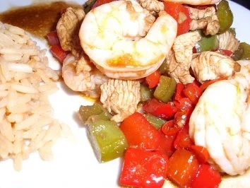 Rezept: Aus einem Topf:: Balinesische Garnelen-Hähnchen-Pfanne Bild Nr. 9 Aus einem Topf:: Balinesische Garnelen-Hähnchen-Pfanne - Rezept - Bild Nr. 9