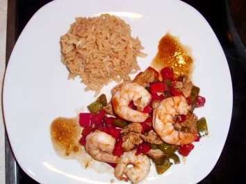 Rezept: Aus einem Topf:: Balinesische Garnelen-Hähnchen-Pfanne Aus einem Topf:: Balinesische Garnelen-Hähnchen-Pfanne - Rezept