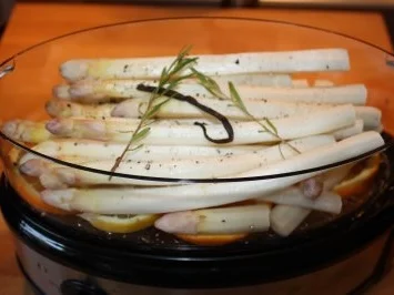 Rezept: Hähnchenbrust mit Spargel an Vanille-Orangen-Butter-Sauce Bild Nr. 4 Hähnchenbrust mit Spargel an Vanille-Orangen-Butter-Sauce - Rezept - Bild Nr. 4