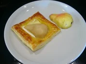 Birne auf Käse und Blätterteig - Rezept