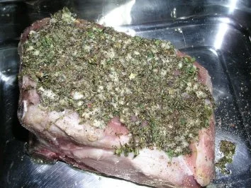 Rezept: Schweinebraten auf Lauchzwiebelbett Schweinebraten auf Lauchzwiebelbett - Rezept