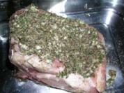 Schweinebraten auf Lauchzwiebelbett - Rezept