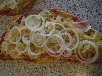 Rindsroulade mit Sauerkrautfüllung an Rahmpaprika - Rezept - Bild Nr. 3