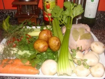 Rezept: Geflügel : - Hähnchen in Weißwein und Gemüse gegart. - Bild Nr. 3 Geflügel : - Hähnchen in Weißwein und Gemüse gegart. - - Rezept - Bild Nr. 3