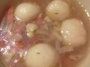 Knödeltopf Oma Garten mit Minifrikadellen - Rezept