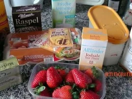 Rezept: Erdbeer- Baiser- Kuchen Bild Nr. 3 Erdbeer- Baiser- Kuchen - Rezept - Bild Nr. 3