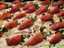 Rezept: Erdbeer- Baiser- Kuchen Bild Nr. 12 Erdbeer- Baiser- Kuchen - Rezept - Bild Nr. 12