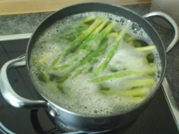 Rezept: Grüner Spargel im Speckmantel mit Balsamico-Senfsoße Bild Nr. 5 Grüner Spargel im Speckmantel mit Balsamico-Senfsoße - Rezept - Bild Nr. 5