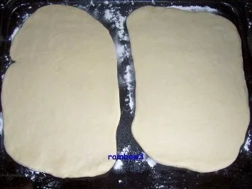 Rezept: Pizza: Klassisch italienisch Bild Nr. 2 Pizza: Klassisch italienisch - Rezept - Bild Nr. 2