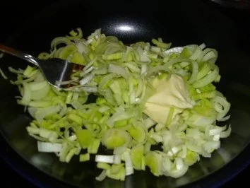 Mit Lauch und Käse gefülltes Weissbrot - Rezept - Bild Nr. 4