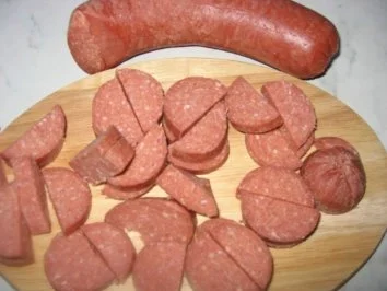 Rezept: Tagliatellen-Auflauf mit Knoblauchwurst Bild Nr. 2 Tagliatellen-Auflauf mit Knoblauchwurst - Rezept - Bild Nr. 2