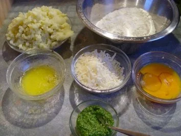 Bärlauchsüppchen mir Bärlauch-Kartoffelroulade - Rezept - Bild Nr. 3