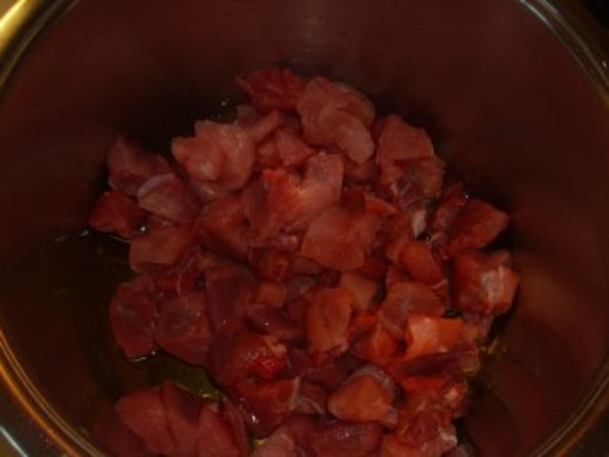 Fleischgerichte: Rotweingulasch - Rezept - Bild Nr. 2