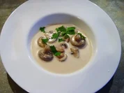 Champignonsuppe mit Chillischoten - Rezept