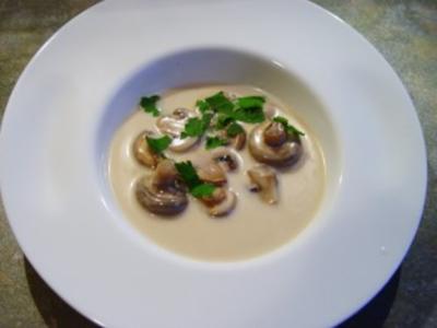 Champignonsuppe mit Chillischoten - Rezept