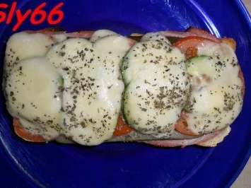 Toast:Mit Krakauer und Gemüse - Rezept