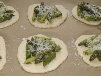 Rezept: Cocafladen mit grünem Spargel und Räucherlachs Bild Nr. 3 Cocafladen mit grünem Spargel und Räucherlachs - Rezept - Bild Nr. 3