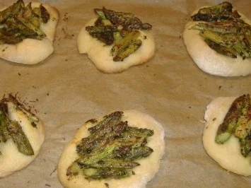 Rezept: Cocafladen mit grünem Spargel und Räucherlachs Bild Nr. 4 Cocafladen mit grünem Spargel und Räucherlachs - Rezept - Bild Nr. 4