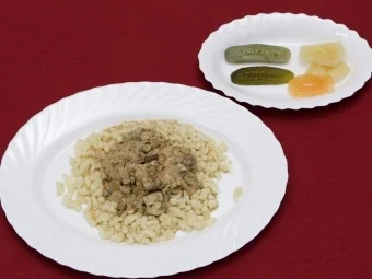 Rezept: Schweinefilet "Bakonyi Art" mit Nockerln (Tom Lehel) Schweinefilet "Bakonyi Art" mit Nockerln (Tom Lehel) - Rezept