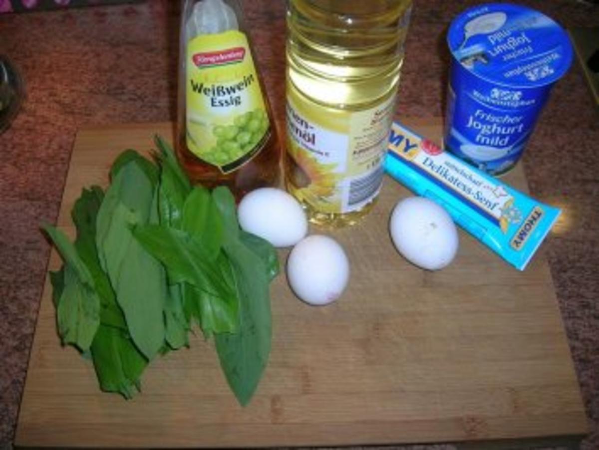 Hähnchenknusperkeulen  mit Bärlauch-Mayonaise - ein lecker,leichtes Frühlingsgericht - Rezept - Bild Nr. 3