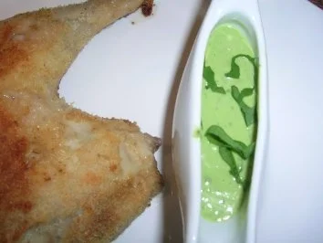 Hähnchenknusperkeulen  mit Bärlauch-Mayonaise - ein lecker,leichtes Frühlingsgericht - Rezept - Bild Nr. 2