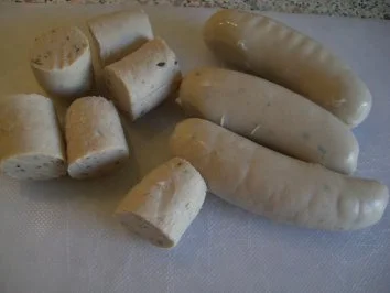 Rezept: Weißwursträdchen knusprig ausgebacken Bild Nr. 2 Weißwursträdchen knusprig ausgebacken - Rezept - Bild Nr. 2