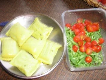 Rezept: Maultaschen gebraten mit Rucola und Tomätchen Bild Nr. 3 Maultaschen gebraten mit Rucola und Tomätchen - Rezept - Bild Nr. 3