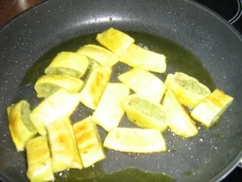 Rezept: Maultaschen gebraten mit Rucola und Tomätchen Bild Nr. 4 Maultaschen gebraten mit Rucola und Tomätchen - Rezept - Bild Nr. 4