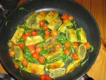 Rezept: Maultaschen gebraten mit Rucola und Tomätchen Bild Nr. 6 Maultaschen gebraten mit Rucola und Tomätchen - Rezept - Bild Nr. 6