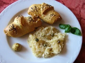 Weißwurst im Schlafrock mit Sauerkrautsalat... - Rezept