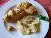 Weißwurst im Schlafrock mit Sauerkrautsalat... - Rezept