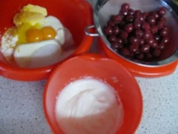 Rezept: Käse-Kirsch-Kuchenzwerg Bild Nr. 3 Käse-Kirsch-Kuchenzwerg - Rezept - Bild Nr. 3