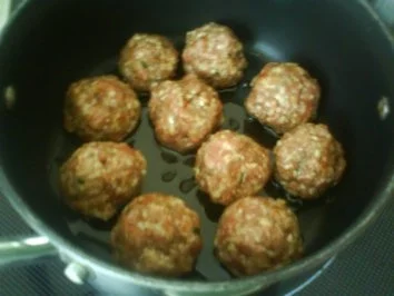 Tomaten-Nudelauflauf mit Hackbällchen - Rezept - Bild Nr. 5