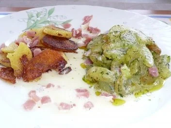 Rezept: Gemüse: Dillgurken mit Zitronenschaumsoße, knusprigen Bratkartoffeln und Schinkenwürfel Gemüse: Dillgurken mit Zitronenschaumsoße, knusprigen Bratkartoffeln und Schinkenwürfel - Rezept