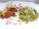 Gemüse: Dillgurken mit Zitronenschaumsoße, knusprigen Bratkartoffeln und Schinkenwürfel - Rezept