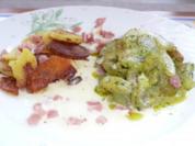 Gemüse: Dillgurken mit Zitronenschaumsoße, knusprigen Bratkartoffeln und Schinkenwürfel - Rezept